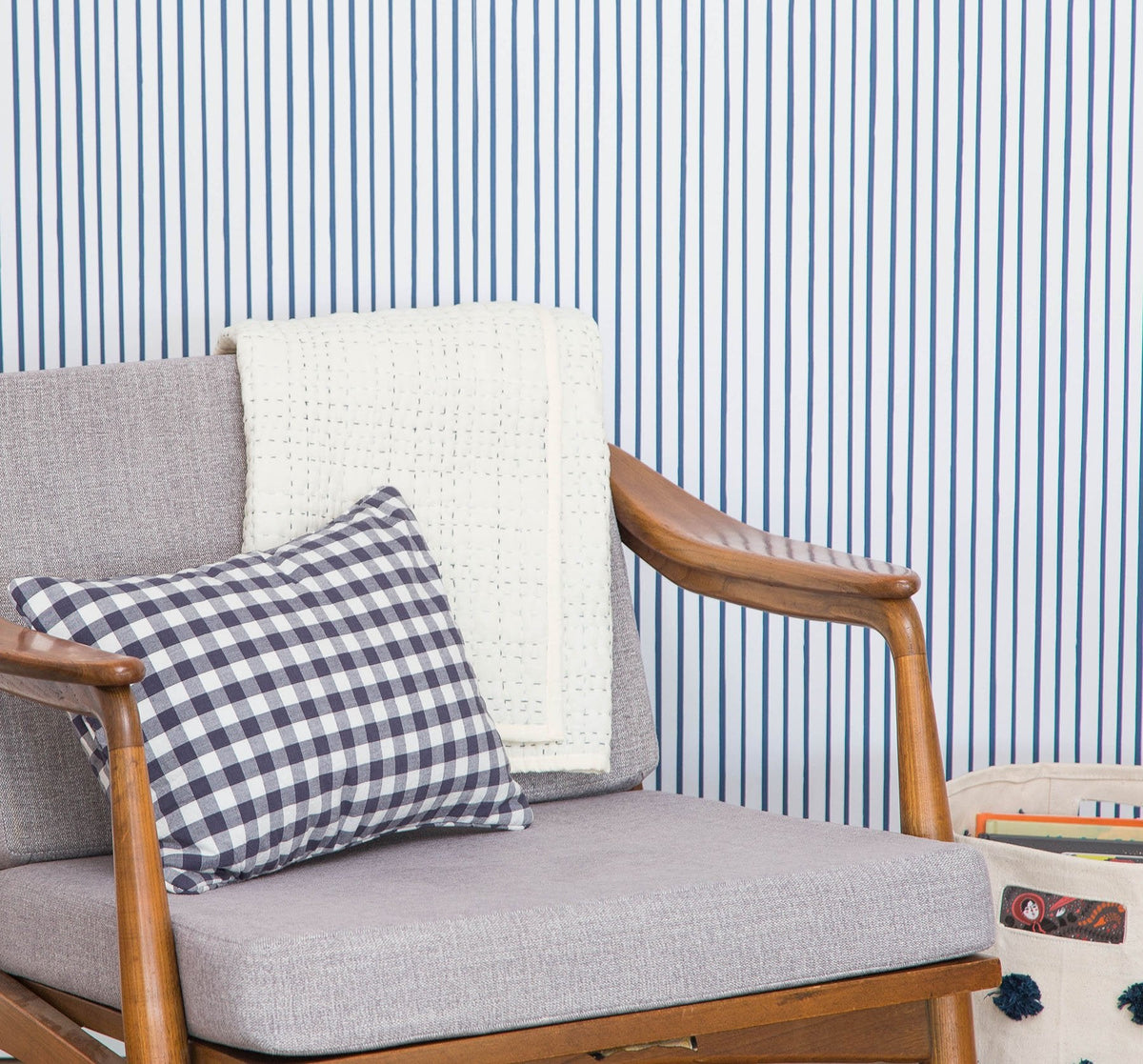 Stripes Away in Ink wallpaper.