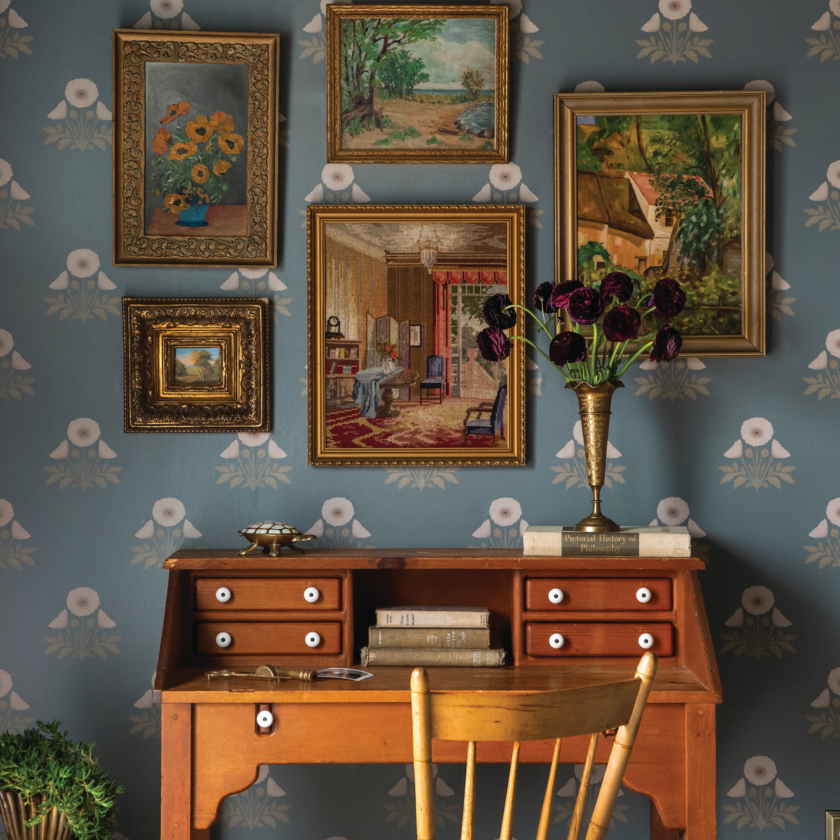 Blooming Poppies Wallpaper in Blue/Cream