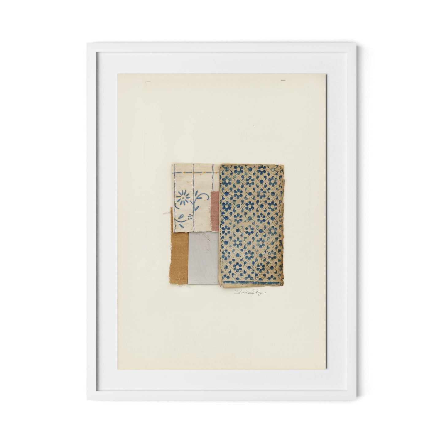 Marguerite Bleue Framed Paper / 24 x 32 in / White