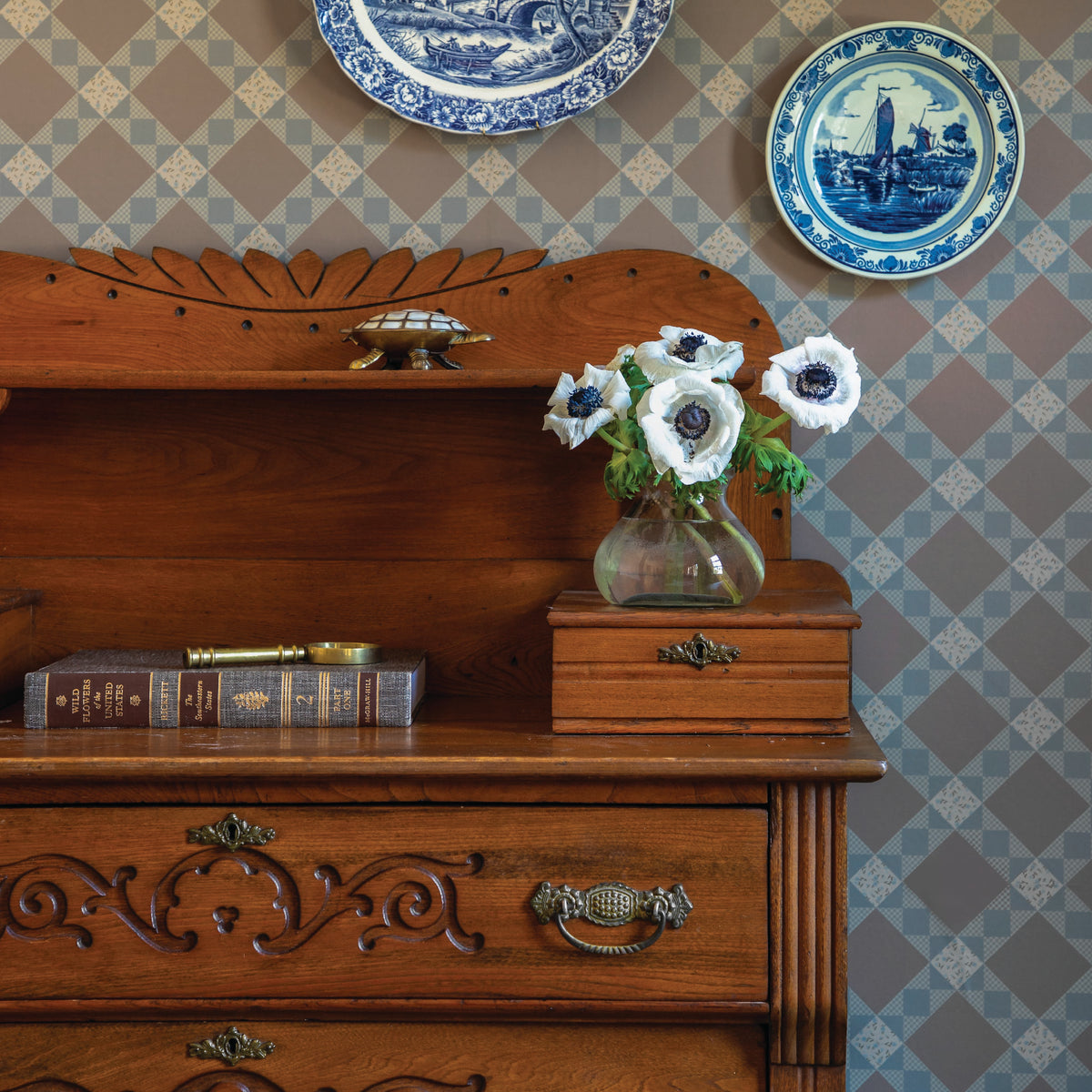 Country Quilt Wallpaper in Brown/Blue