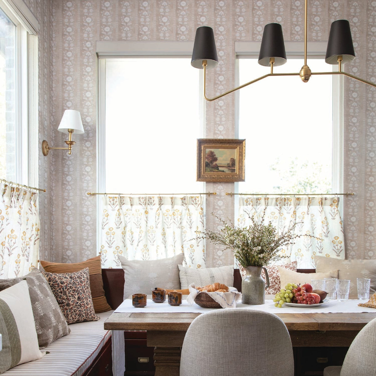 Image of Flower Garland in Beige Wallpaper