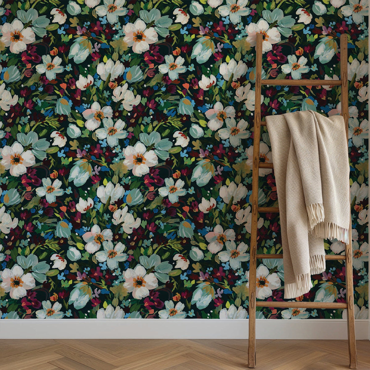 Image of Marin Bouquet in Multi wallpaper