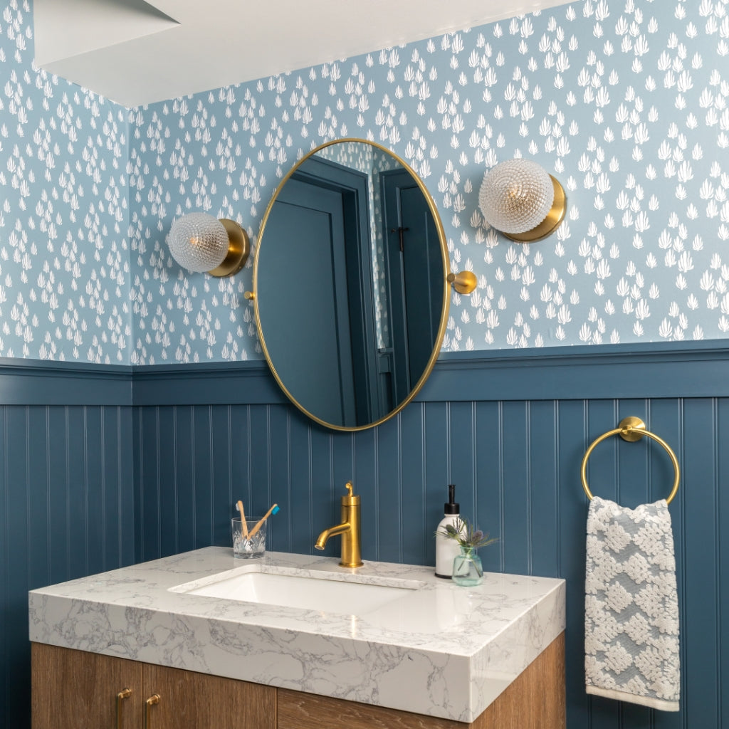 Image of Seaweed in Bay Blue Wallpaper